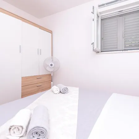 Private House With Garden Near The Bacvice - Ksenia *