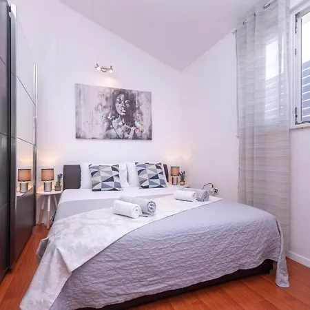 Lejlighed Private House With Garden Near The Bacvice - Ksenia