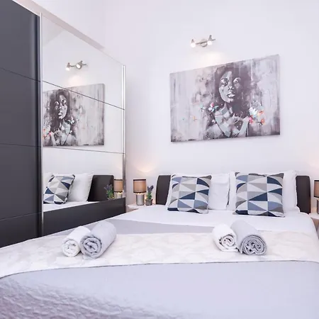 Private House With Garden Near The Bacvice - Ksenia *