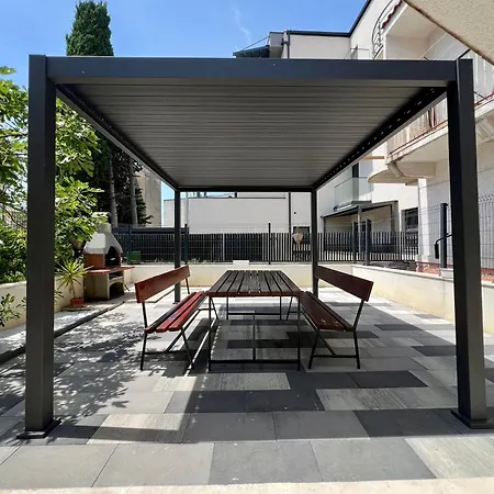 Private House With Garden Near The Bacvice - Ksenia Split