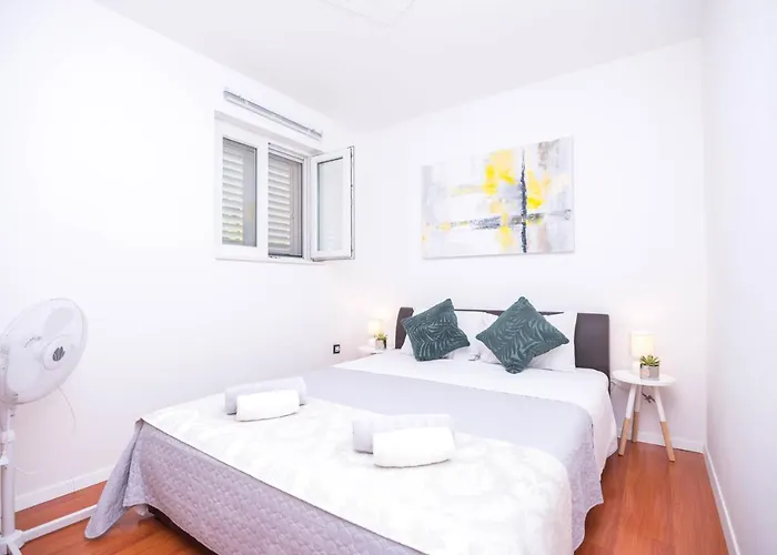 Private House With Garden Near The Bacvice Beach - Ksenia *