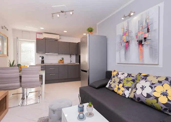 Private House With Garden Near The Bacvice Beach - Ksenia Split