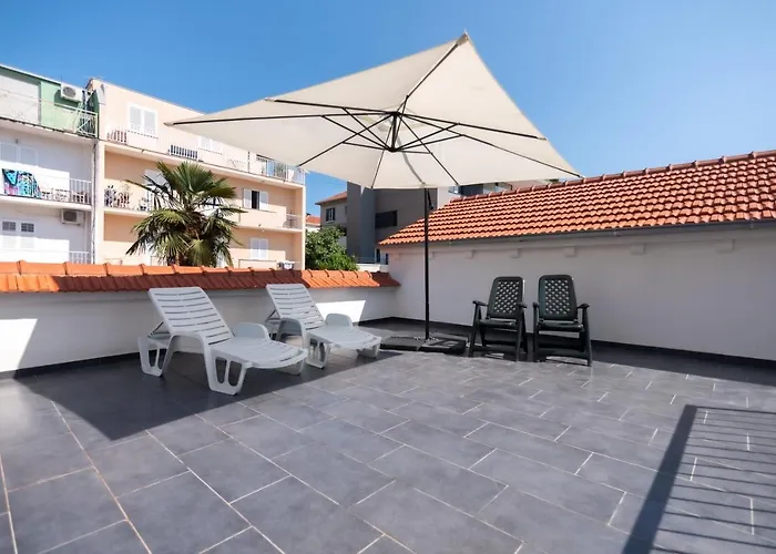 Private House With Garden Near The Bacvice Beach - Ksenia Apartment Split