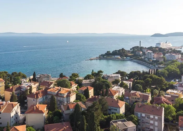 Private House With Garden Near The Bacvice Beach - Ksenia Apartment Split