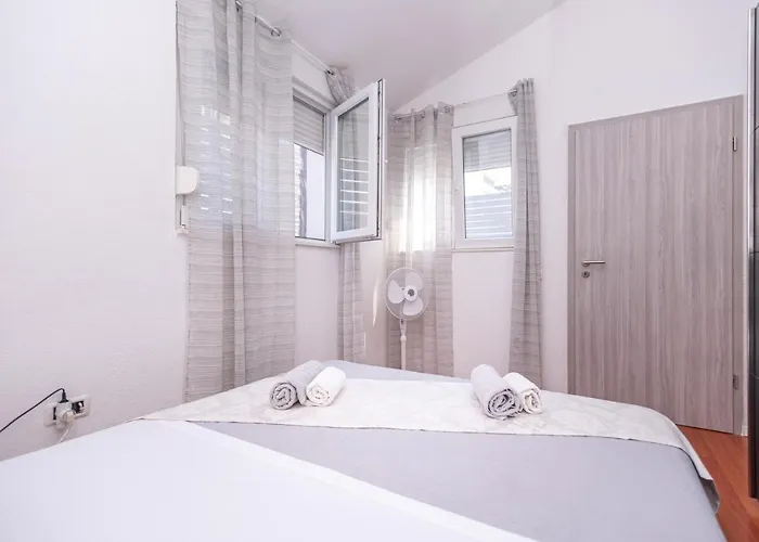 Private House With Garden Near The Bacvice Beach - Ksenia Apartment