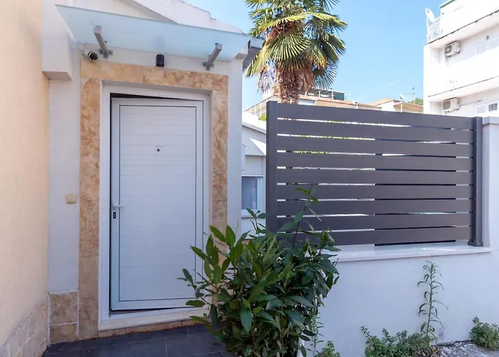 Apartment Private House With Garden Near The Bacvice Beach - Ksenia Split