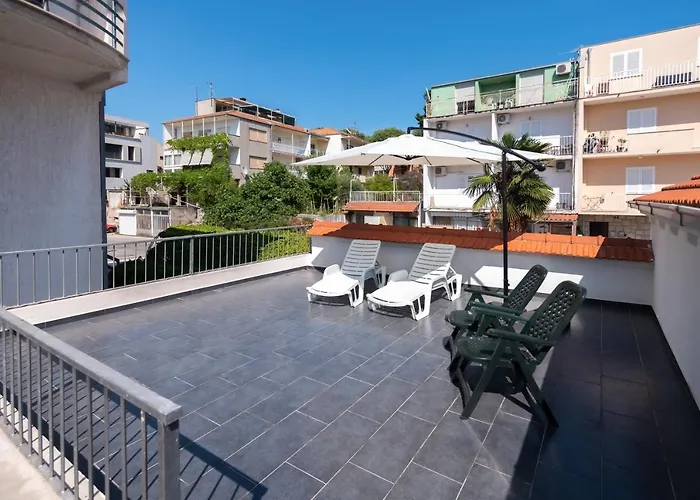 Private House With Garden Near The Bacvice Beach - Ksenia *