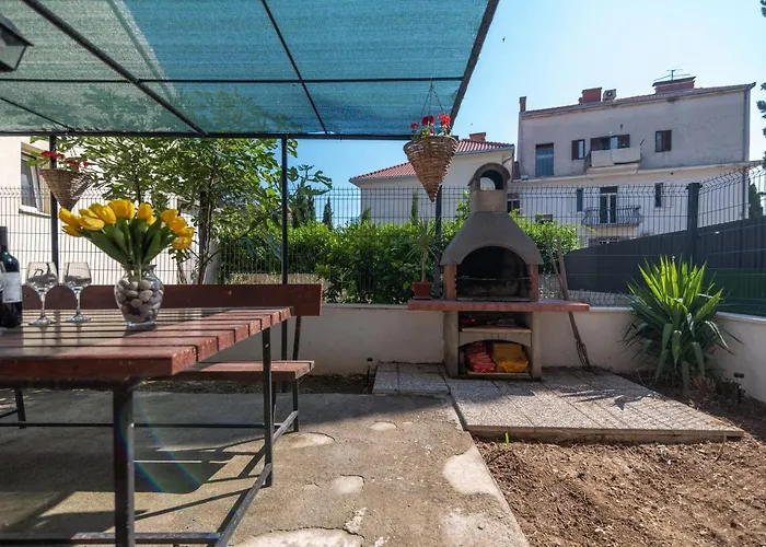 Private House With Garden Near The Bacvice Beach - Ksenia Apartment