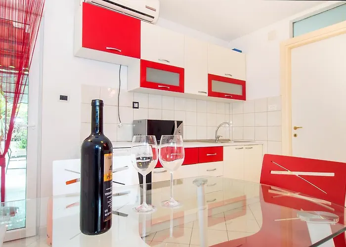 Apartment Private House With Garden Near The Bacvice Beach - Ksenia