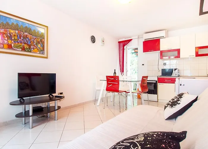 Private House With Garden Near The Bacvice Beach - Ksenia Apartment Split