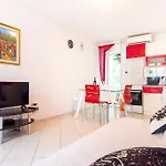 Private House With Garden Near The Bacvice Beach - Ksenia Apartment Split